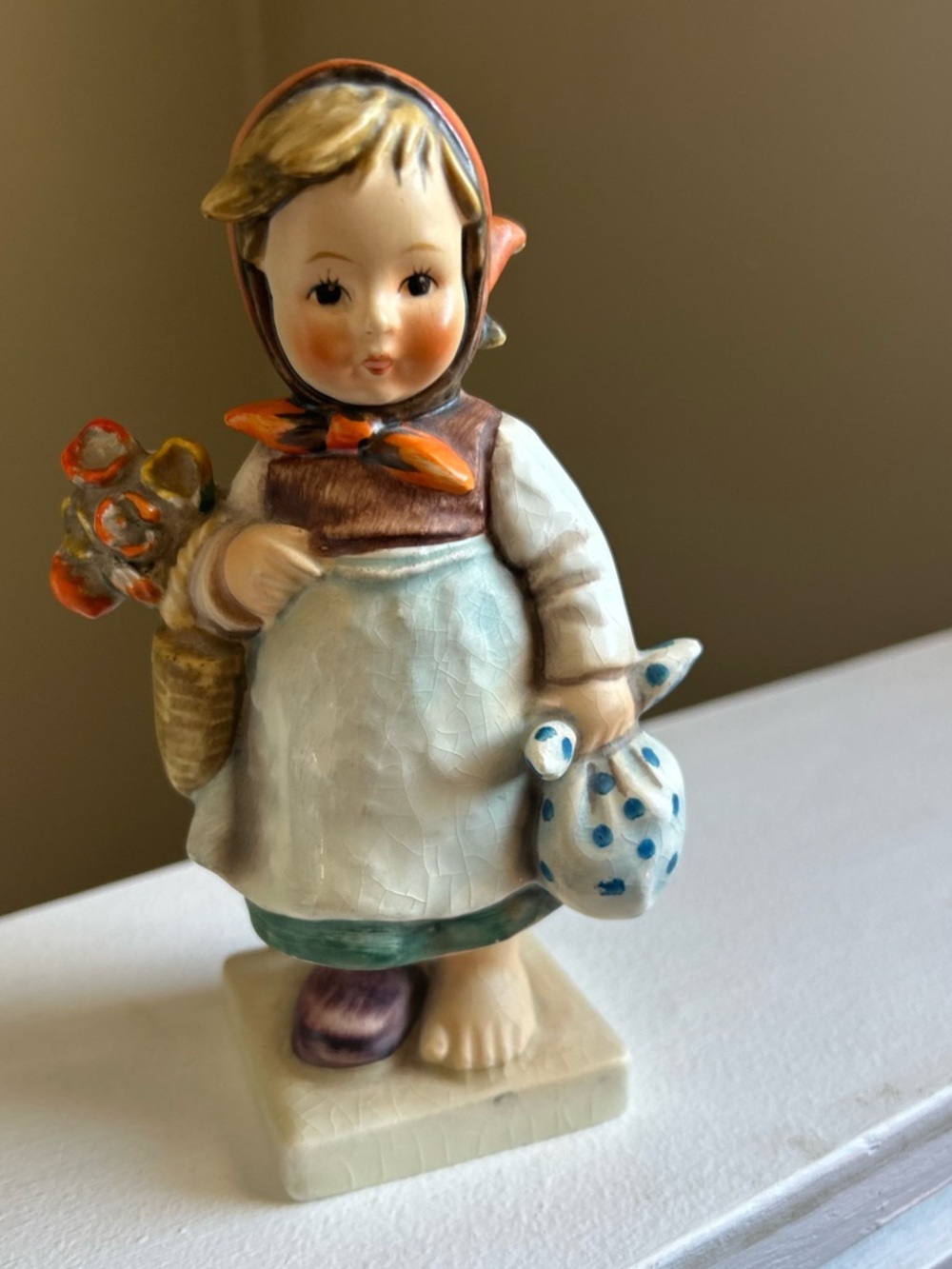 Hummel Figurine 204, Weary Wanderer